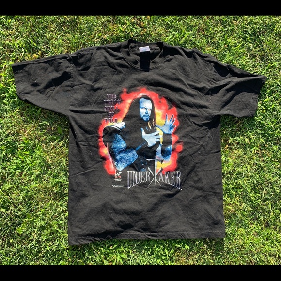 WWE Other - Men’s XL vintage WWE Wrestling undertaker shirt